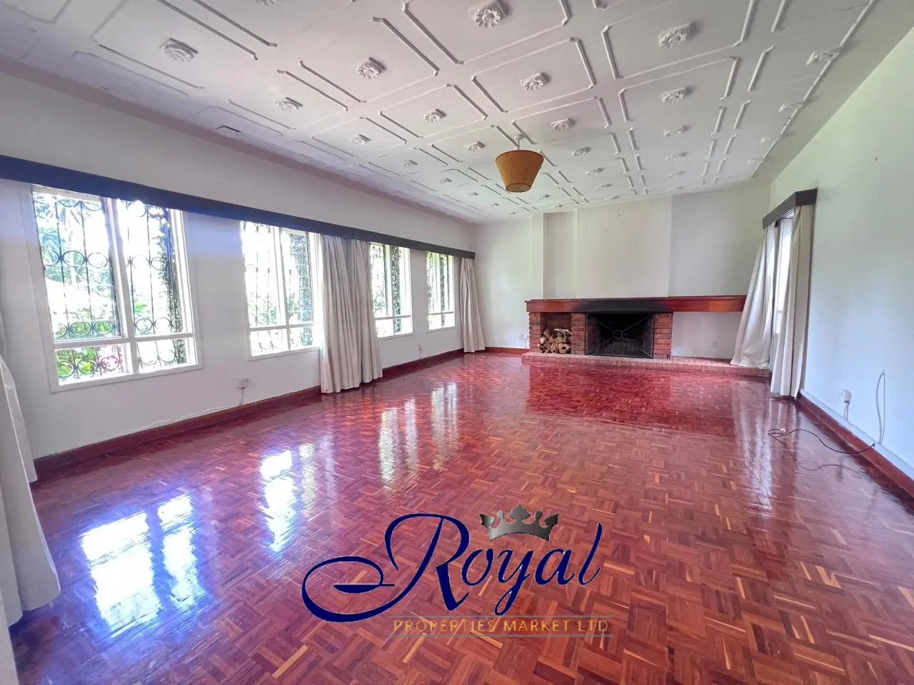 Elegant 4-Bedroom Townhouse for Sale - Hillview Estate